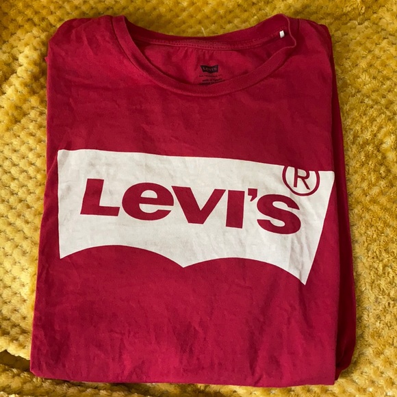 Levi’s Red T-shirt - Picture 1 of 2